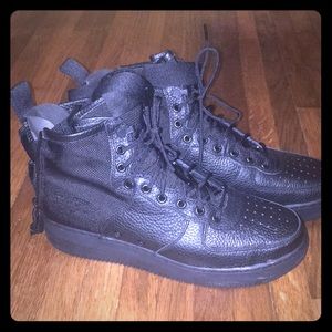 Black SF AF1 Mids
